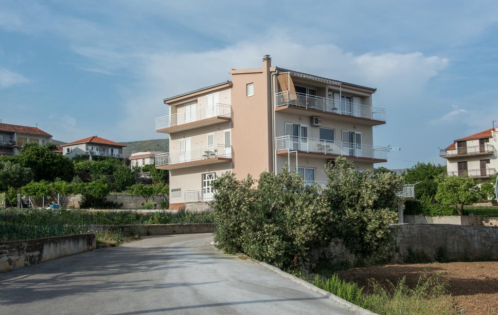 Apartments Iva Seget Donji Bagian luar foto